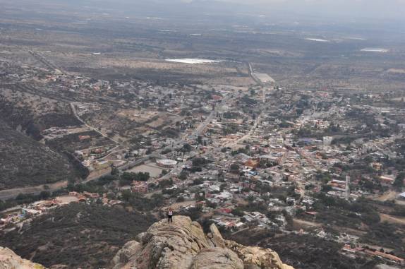Do alto da Peña, avistando a cidade de Bernal, no México